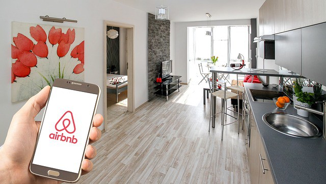 购买 Airbnb 股票